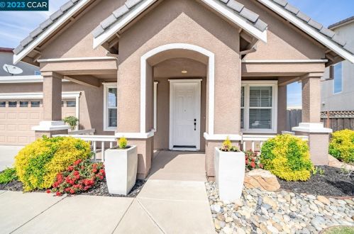 4638 Mammouth Ln, Oakley, CA 94561-5216
