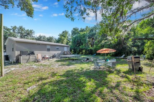 9237 Loras St, New Port Richey, FL 34654-1105