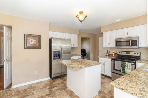 7564 Thunder Ridge Dr, Florence KY  41042-8268 exterior