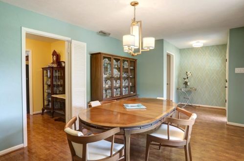 9905 Estate Ln, Dallas TX  75238-2130 exterior