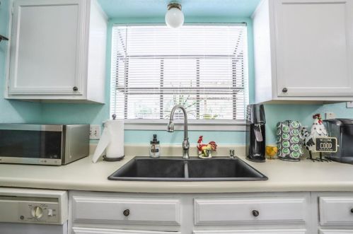 5824 Sea Breeze Ln, Fort Worth TX  76135-2068 exterior