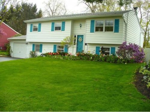13 Davis Rd, Binghamton, NY 13901-5733