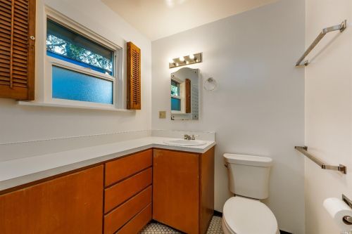 601 Jones St, Ukiah CA  95482-5313 exterior