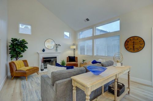 6384 Laguna Mirage Ln, Elk Grove CA  95758-5461 exterior