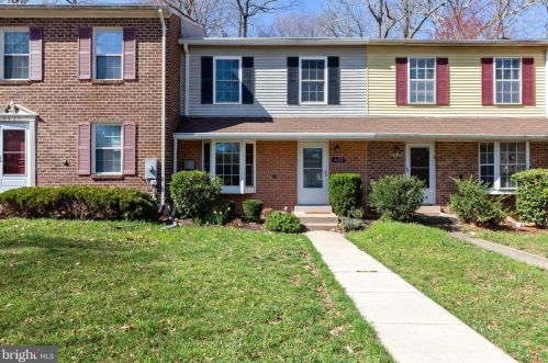 6422 Blarney Stone Ct, Springfield VA  22152-2106 exterior