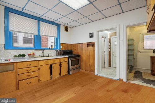 25 Brown St, Norristown, PA 19401-3001