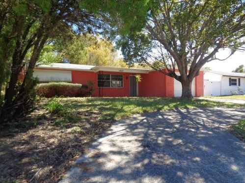 4832 Dogwood St, New Port Richey, FL 34653-5147