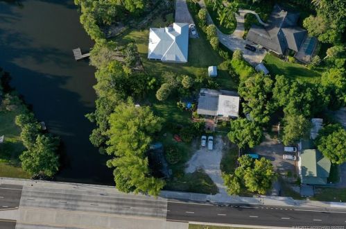 1314 Midway Rd, Fort Pierce, FL 34982-4100