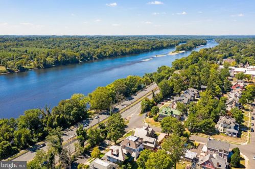 848 Riverside Ave, Trenton NJ 08618-5318 exterior