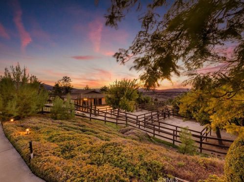 41777 Parado Del Sol Dr, Temecula CA  92592-8998 exterior