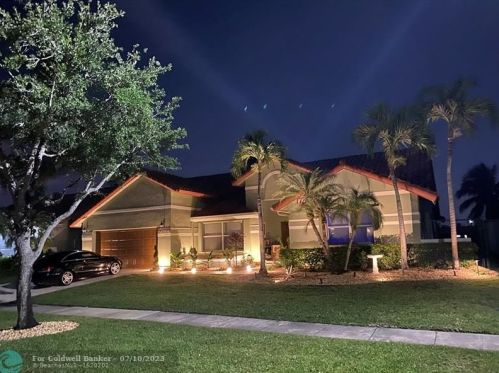 16218 15th St, Hollywood, FL 33027-5125