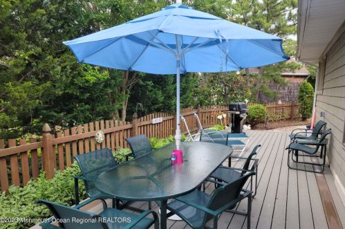 33 Morton Dr, Lavallette NJ  08735-2826 exterior
