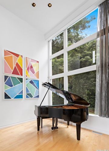 15 Wenwood Dr, Muttontown NY  11545-3129 exterior