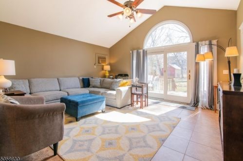 519 Grand Ave, Hackettstown NJ  07840-1119 exterior