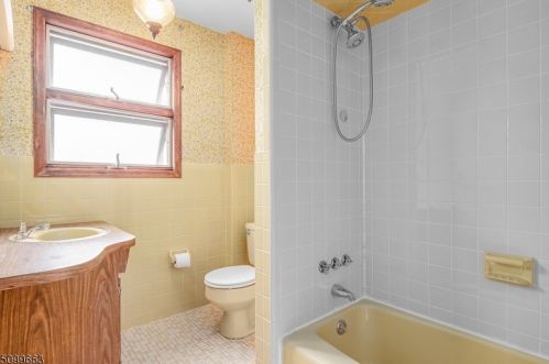 23 Stanford Pl, Montclair NJ  07042-5009 exterior