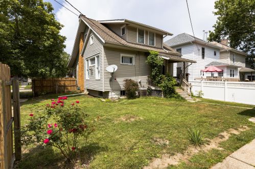 838 Locust Ave, Zanesville OH  43701-2414 exterior