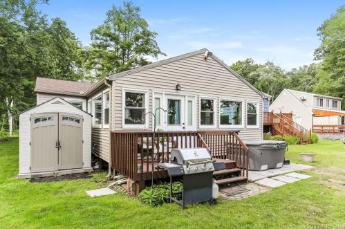 7 Lk Shr Dr, Exeter CT 06249-1934 exterior