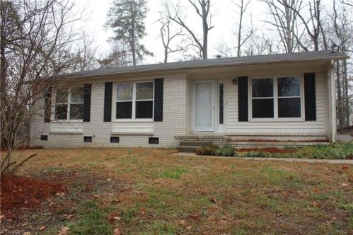 1803 Allenbrooke Dr, Greensboro, NC 27407-4404