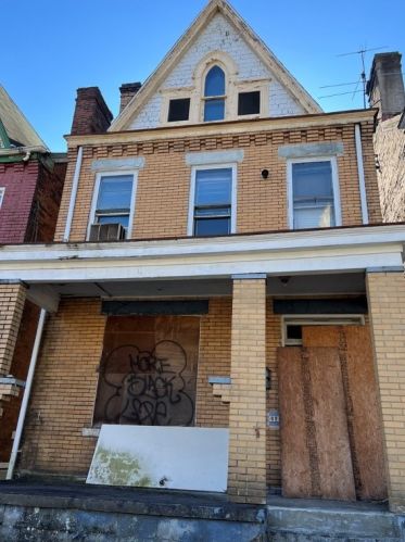 828 Adelaide St, Pittsburgh, PA 15219-5023
