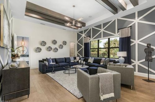 81 North St, Naples FL  34108-2921 exterior