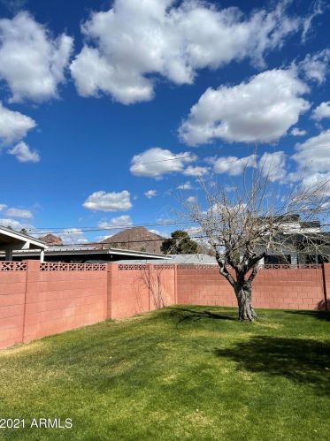 4075 Campbell Ave, Phoenix, AZ 85018-3709