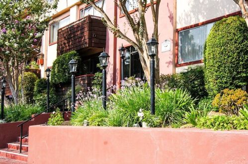 5403 Newcastle Ave, Van Nuys CA 91316-2014 exterior