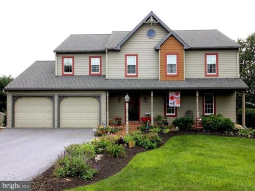 72 Rosewood Dr, Brownstown, PA 17508-5089