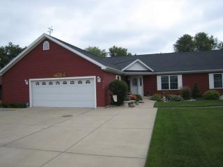 4170 Shore Dr, Bremen, IN 46506-9336