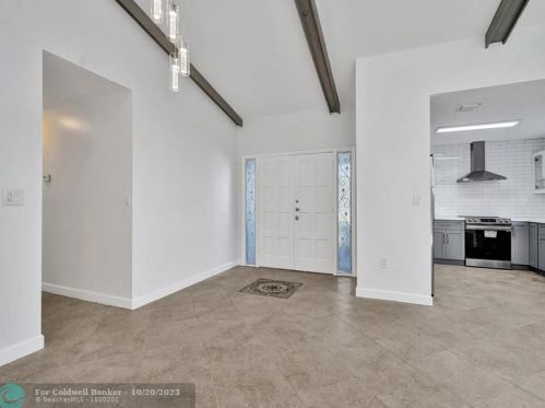 212 2nd Ct, Dania Beach FL  33004-4813 exterior