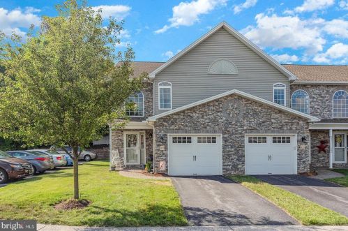 323 Briar Ridge Cir, West Enola, PA 17025-2548