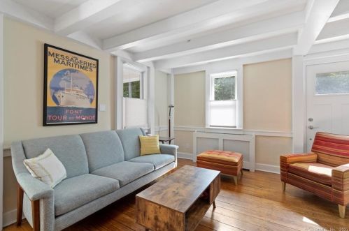 99 Book Hill Rd, Essex CT  06426-1322 exterior