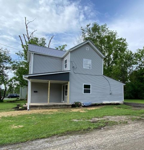215 Lazenby St, Blanchester, OH 45107-1129