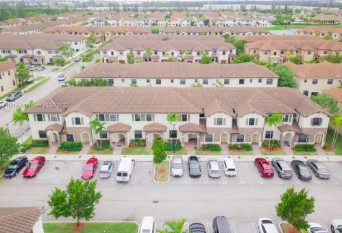 9326 33rd Ln, Hialeah, FL 33018-1758