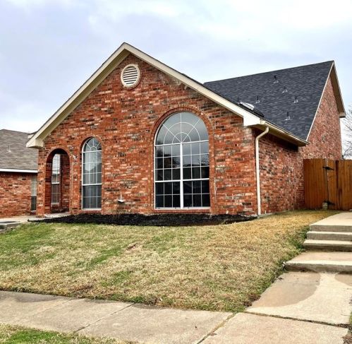 1332 Overlook Dr, Lewisville, TX 75067-4924