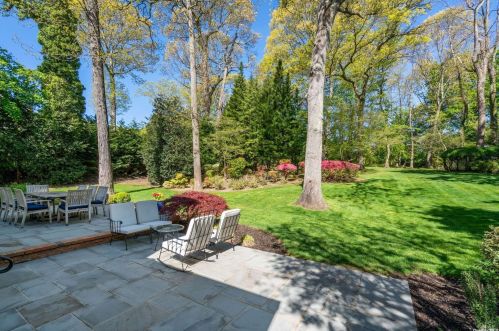 66 Hastings Dr, Northport NY  11768-2522 exterior