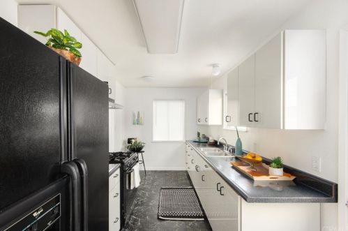 15413 Doty Ave, Lawndale CA  90260-3531 exterior