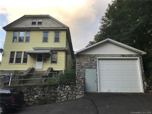 107 Dixie Ave, Waterbury, CT 06706-1604