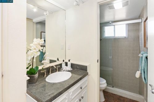 1025 Stimel Dr, Concord CA  94518-3948 exterior