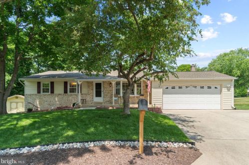 3230 Manitoba Dr, Woodbridge, VA 22192-1115