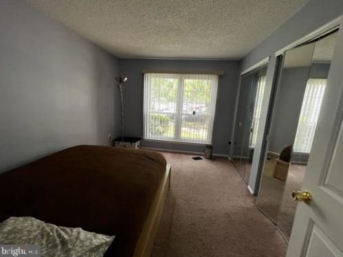 13 Joyner Ct, Trenton NJ 08648-2614 exterior