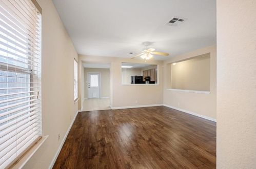240 Myrtle St, Uhland, TX 78640-5555