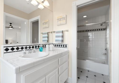 2325 Sheffield Dr, Livermore CA  94550-6556 exterior