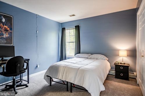 1048 Ryans Run, Boothwyn PA  19060-4411 exterior