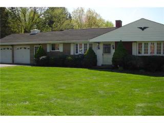 305 Stocker Dr, Moon Twp, PA 15108-2711
