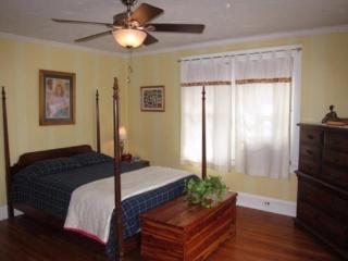 702 Franklin St, Lancaster PA  17602-2125 exterior