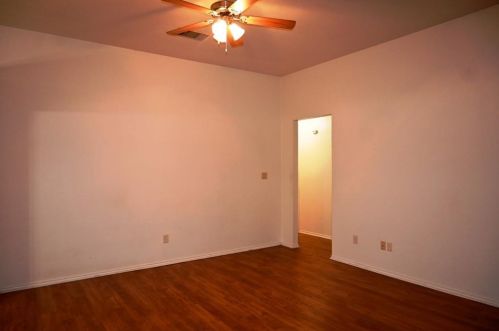 129 Wilderness Trl, Webberville TX  78621-4203 exterior