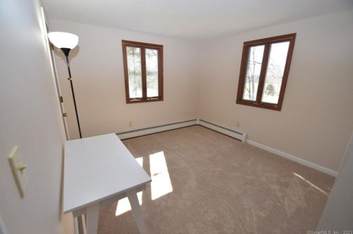10 Chapman Rd, East Hampton CT  06424-1310 exterior