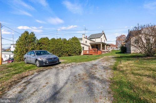 206 Centre Ave, Dauberville PA  19533-8858 exterior