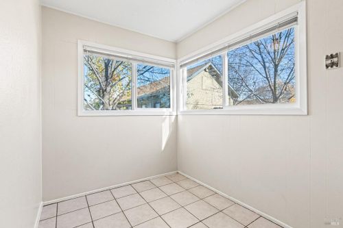 120 Thomas St, Ukiah CA  95482-5822 exterior