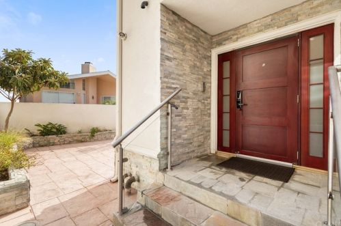 214 Lucia Ave, Redondo Beach, CA 90277-3220